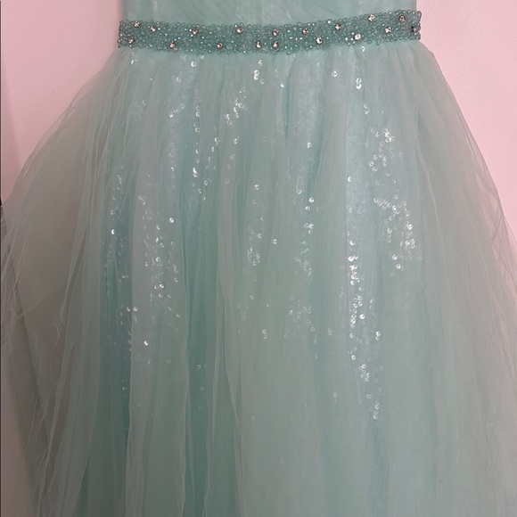 NWT | Mac Duggal 67565 Mint V-Neck Tulle Ballgown with Embellished Belt Size 2 - Picture 8 of 14